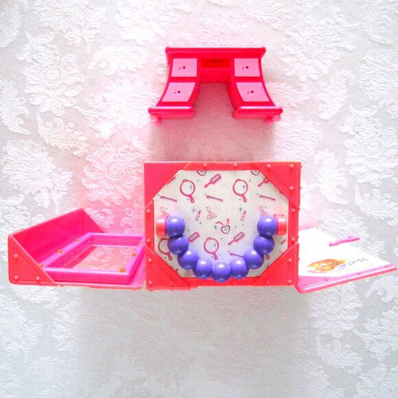 BARBIE CLOSET CARRYING CASE, 2 MIRRORS, HANGERS on ROD, DRAWER + VANITY TABLE - Picture 2 of 6